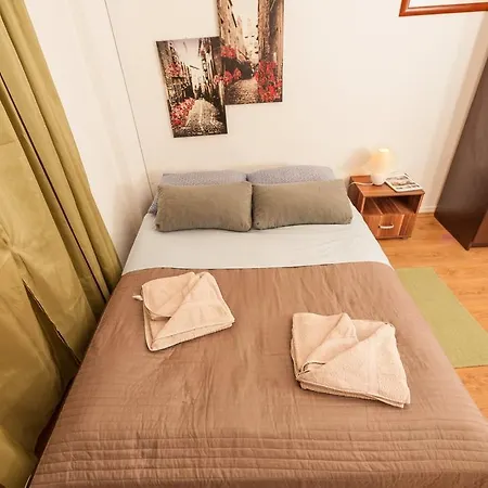 Apartment Sweet Dreams *